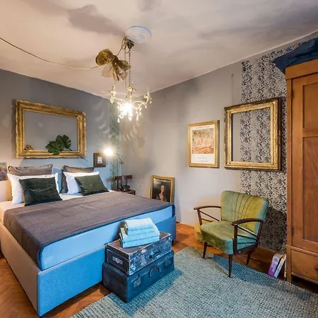Apartment Livo Disno 12 *
